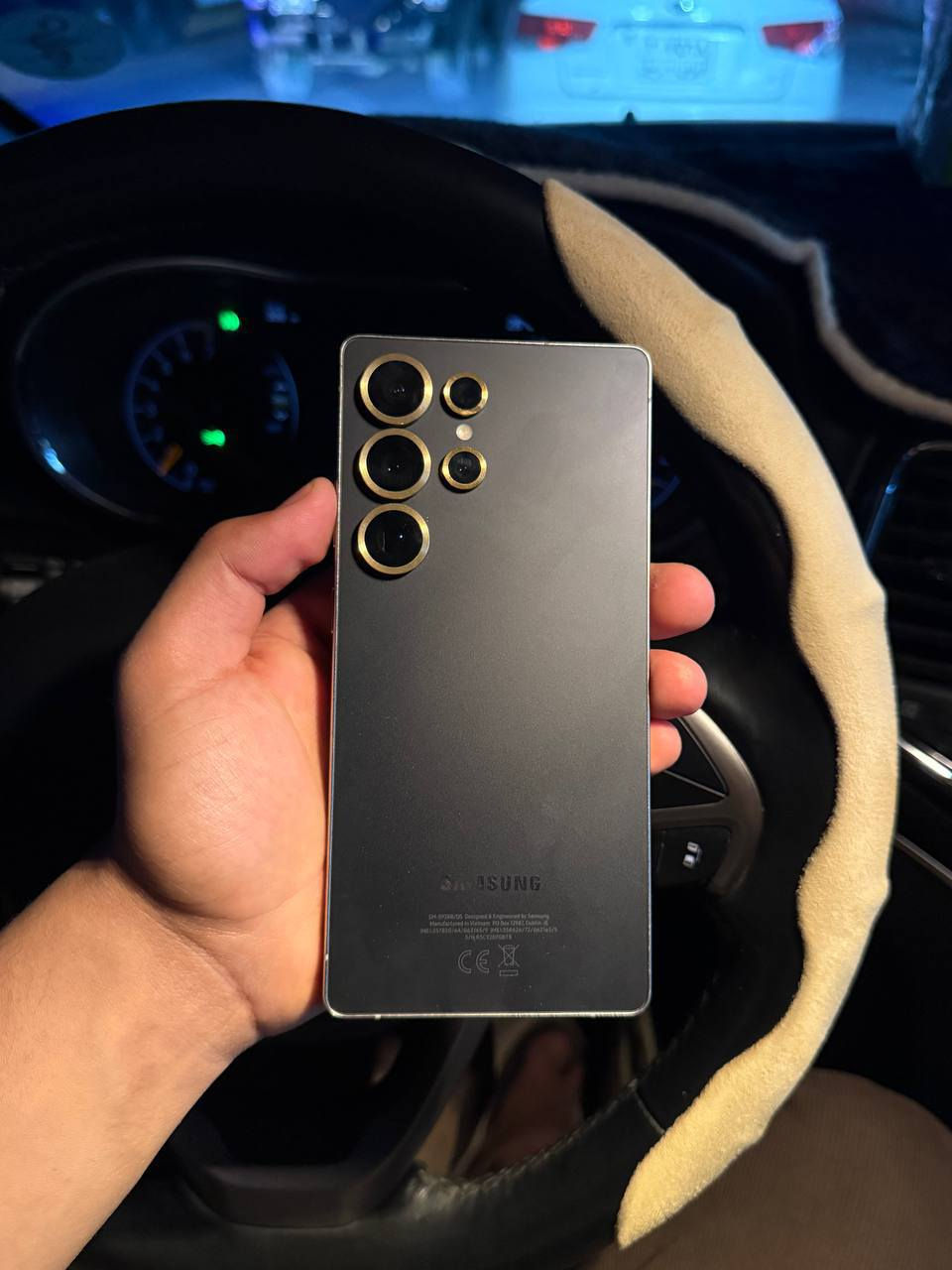 ​🔥 للبيع: Samsung Galaxy S25 Ultra 🔥
الذاكرة: 1 تيرا بايت (1TB).
​اللون: أسود 
​الملحقات: كامل ملحقاته الأصلية.
​الضمان: ضمان سامسونج الرسمي.
​الحالة: نظيف جداً وبحالة ممتازة (نفس الصور الحقيقية المرفقة).
​💵 السعر: مليون و 460 ألف دينار.
📍 العنوان: بابل.
​📞 للتواصل والاستفسار: ***********
