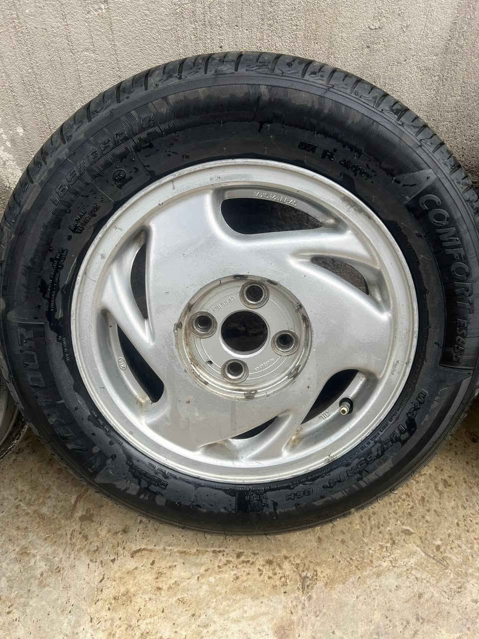 تخم وياله لبيع مال كيا سيفيه بلادي معه زوج تايرات السعر 250 وبيهن مجال استفسار على رقم ***********
