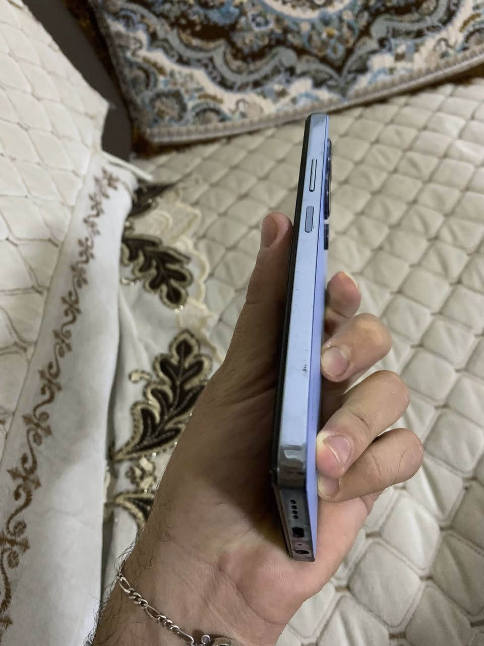 مرحبآ اخوان جهاز جذآ نضيف وستعمال قليل هوت 30 الذاكره 256 الجهاز كارتون والسعر خاص جدن مناسب المكان بغداد الرقم *********** وتساب او نتصال
