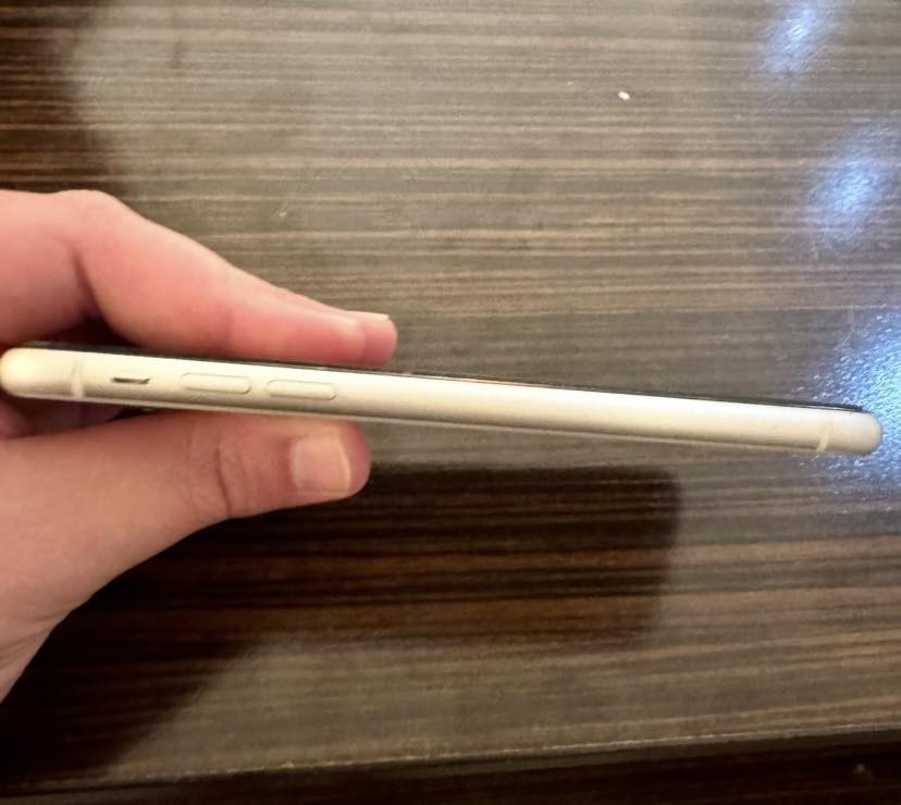 ئایفۆن 11 موبایلەکە کەپسە کارتۆنەکەی لەگەلە ئەی ئەیە زۆڕ پاکو خاوینە بە شەرتە 128 کیکایە پاتریەکەی 82 لە هەوڵیرم لە وەتس ئەپ نامە بنیرن  260 دينار

آيفون 11 احتيادي كلش نظيف جهازه مع كارتونAAAبطاريه 82ذاكريته128جيهاز كبس ارسلي هواتس بوكان أربيل  ***********
