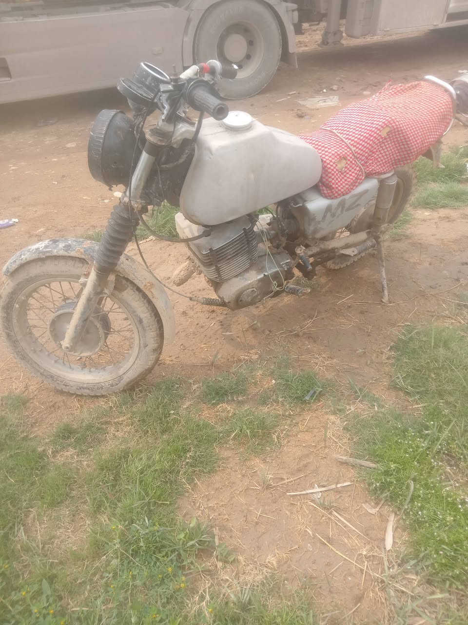 للبيع طافيه يرادله فلاوين ابيع كوم حديد السعر450/ ***********
مكان واسط عزيزيه
