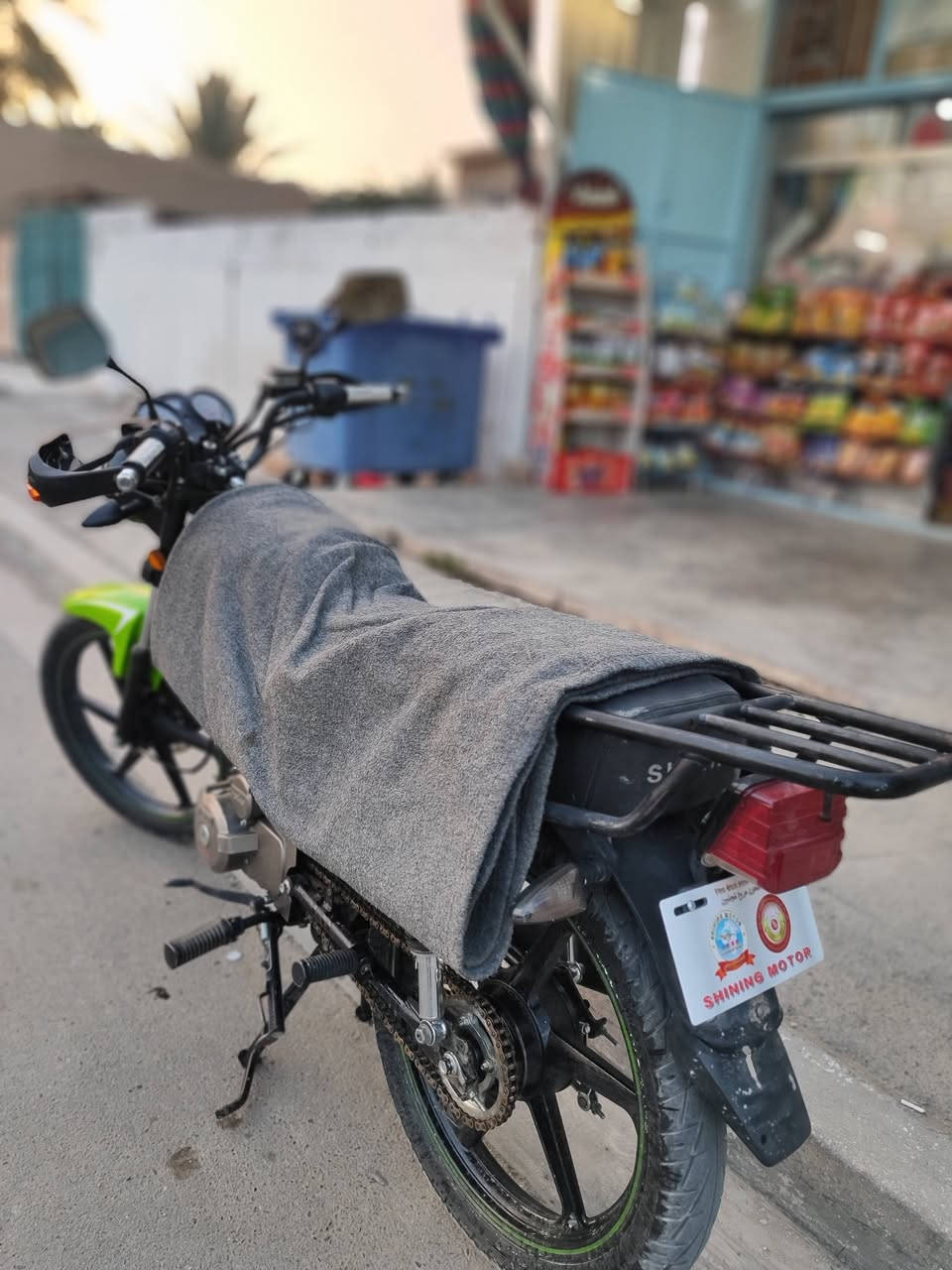 السلام عليكم
للبيع شاينك نظافة كما موضح بالصور مابي نقص برغي كامل مكمل السعر 900 وبي مجال المكان عانه ***********
