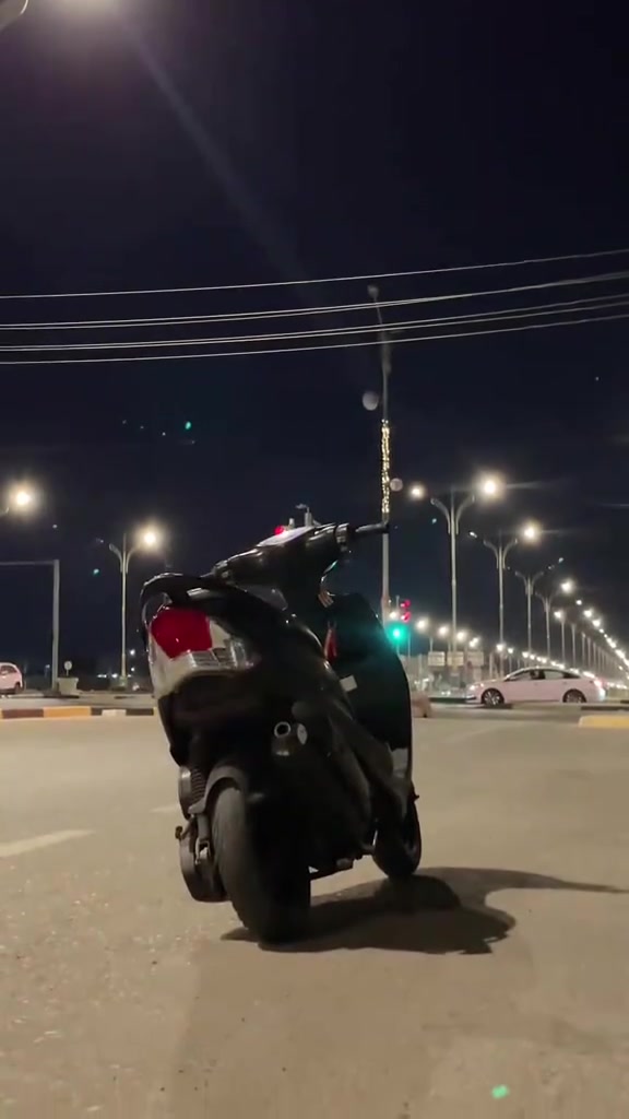 السلام عليكم ماكس عدله للبيع ممفتوح بيها برغي كفاله مختمه كهربايات كامله كلشي شغال سعرها 800 وبيها مجال قليل مكاني بصره رقمي واتساب ***********
