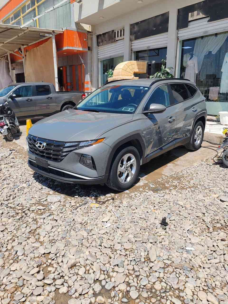 سلام عليكم توسان ٢٠٢٤ دخول جديد بدون صبغ بدون ايرباك بدون تبديل ولا فتح اي قطعه حادثها تصليح بارد بنيد فقط بدون دواخل عداد ١٨ الف ميل لون مميز اسمنتي السياره بصمه كشن كهرباء صندوق كهرباء رادار امامي خلفي جانبي توقف ذاتي تشغيل عن بعد تبريد امامي وخلفي تدفئه بالكشنات واتس ***********
