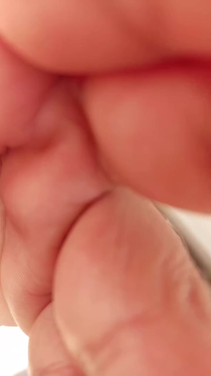 سلام عليكم عندي بطه متصل للبيع غرفة جديد مكينة جديدة وكير يخبل تبريد ثلج صدر جديد تيرات جديدة تحويل شرط بسمي كفالة عامة من كص.   اوعيب شرعي رقم ذي قار ***********
