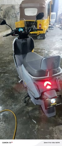دراجه شحن جديده صارلها اقل شهر  بعدها جديده وضع شركه دراجه بيها مواصفا...