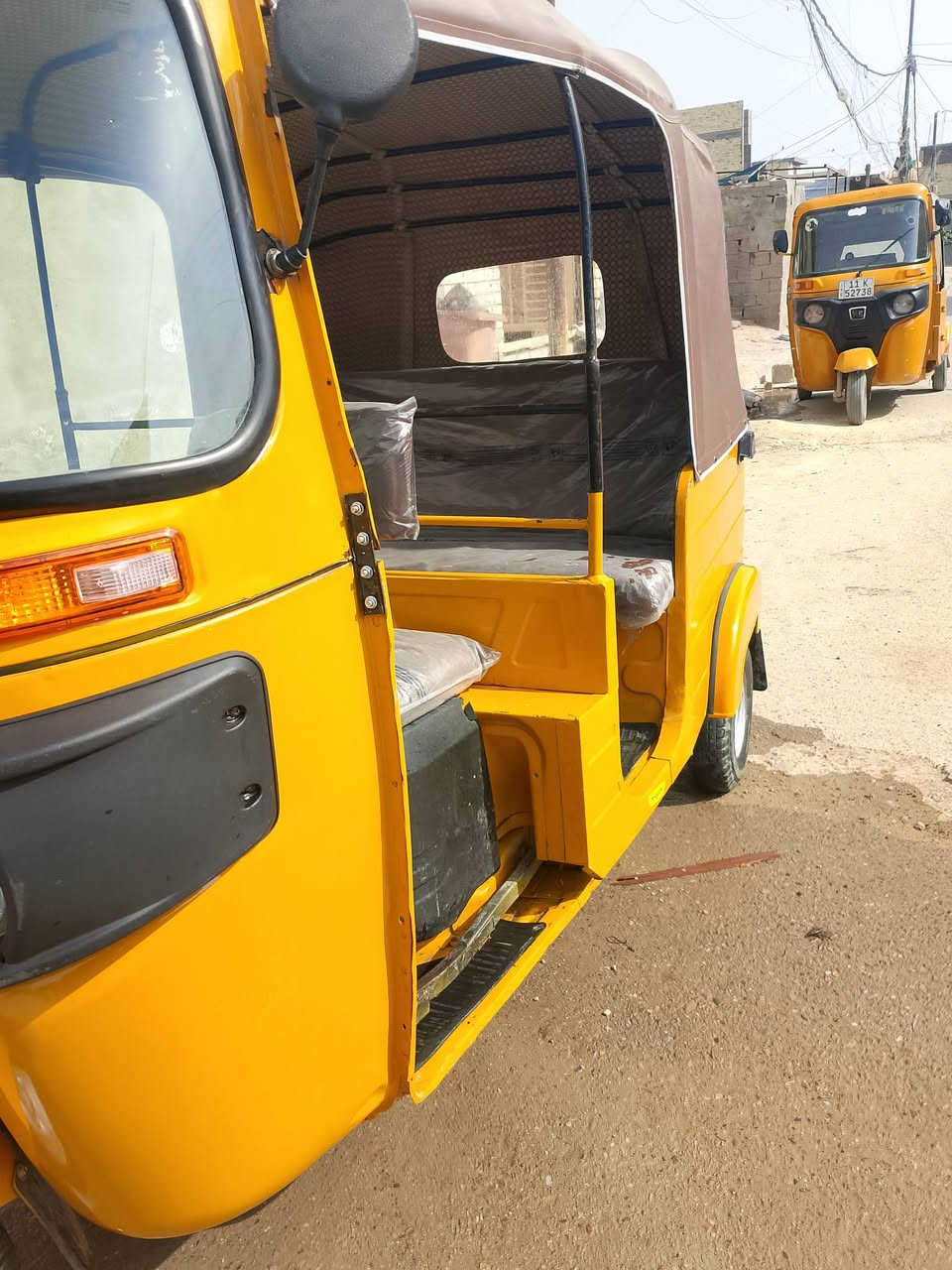 تكتك 20 لبيع رقم وسنويه السعر 6وربع المكان حي الكوفه ***********
