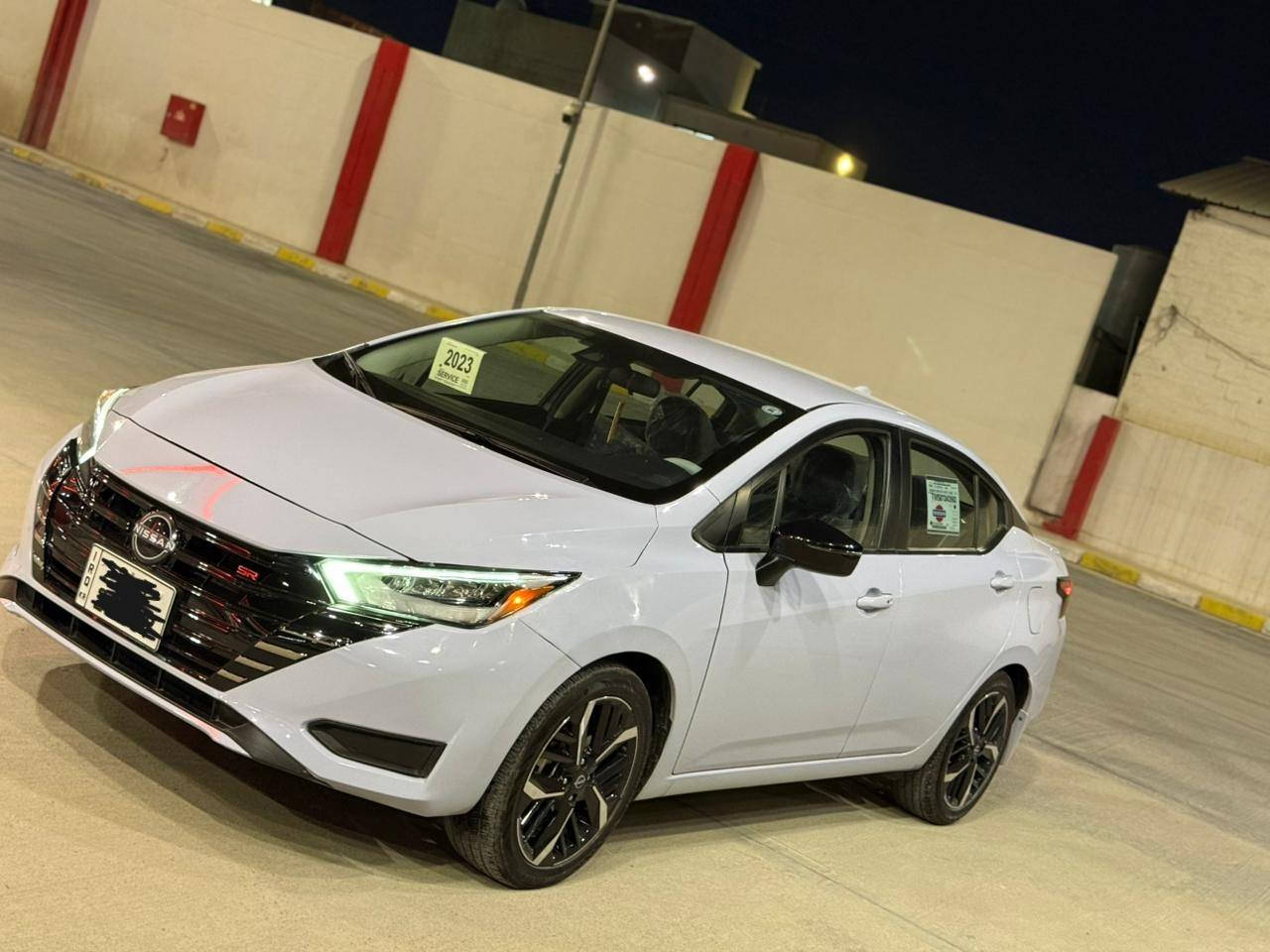 السلام وعليكم نيسان فيرسا 2023 SR للبيع 
فول مواصفات معروفه :
 • وارد: أمريكي
 • اللون: سموك
 • ماشية: 13 الف مايل فقط
 • بدون صبغ بدون ايرباك بدون دواخل

📋 المواصفات:

 • شاشة كبيرة مع Apple CarPlay / Android Auto
 • شاحن لاسلكي
 • رادارات أمامية + خلفية + جوانب
 • حساسات أمامية وخلفية
 • كاميرا خلفية عالية الدقة 
 • مقاعد مخمل مع لمسات رياضية SR
 • ستيرن مع تحكم كامل (أوامر صوتية + ميديا + كروز كونترول)
 • كروز كونترول ذكي (Adaptive Cruise Control)
 • دخول ذكي + تشغيل بصمة
 • LED لايتات أمامية
 • نظام تنبيه مغادرة المسار + تحذير اصطدام أمامي
كشنات اماميه تدفئه
سياره بيها فقد تعديل بارد بين جامغ سايق وبونيد فقط اربعه أصابع سياره مرقم جديد سنويه هزه جديده
مكان سياره كركوك للاتصال *********** كركوك, العراق
