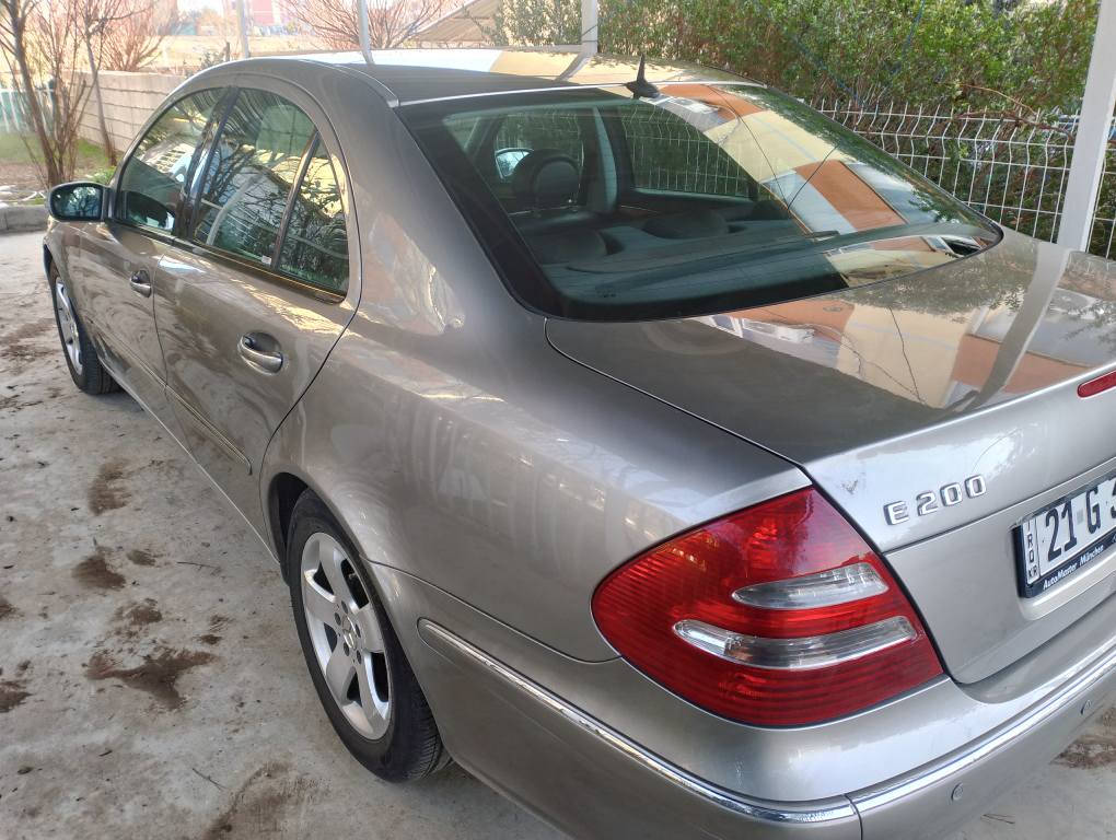 بسم الله الرحمن الرحيم : سيارة صنف w11 AMG موديل ٢٠٠٣ نظيفة جدا استخدام عائلي جاهزة من كل النواحي عدا صبغ البنيد دون تأثير على أجزاء السيارة مسجلة باسمي الاتصال *********** و .٧٧٤٠١٢٠٣٥٦ السليمانية, العراق
