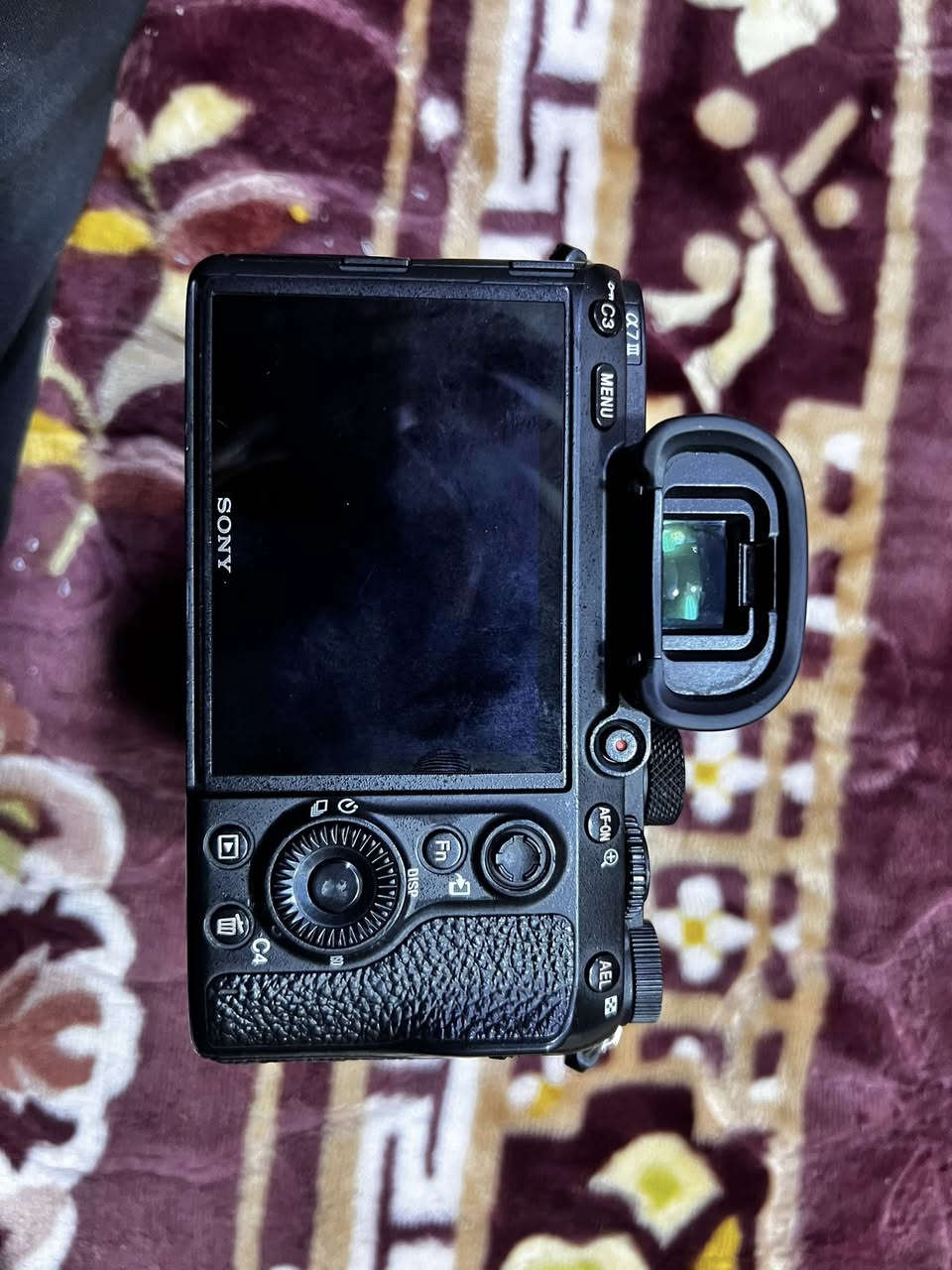 كامرة سوني a7 lll  مليون و200 
متواجد عله بس هاذة الرقم ***********
