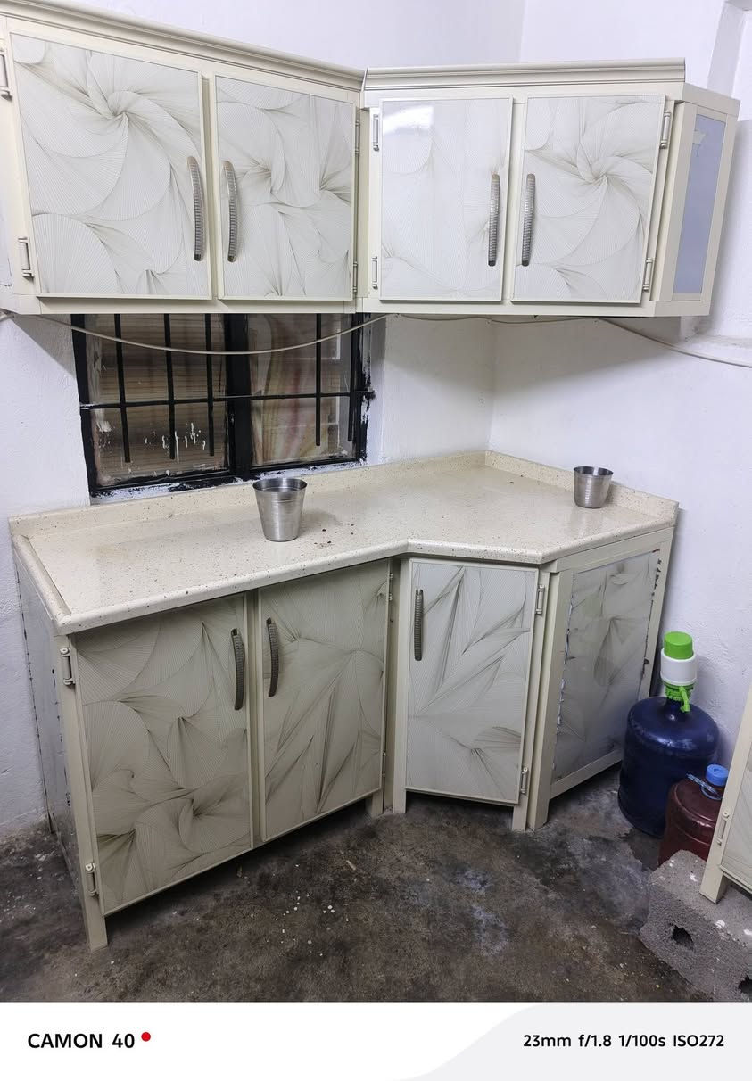 السلام عليكم كاونتر جديد بعده جبير كلش كله مرمر مرشحه وطباخ وفرن وياه كاونتر تسكام سعر 850وبيه مجال بصيط المكان بغداد معامل شراي يتصل ***********
