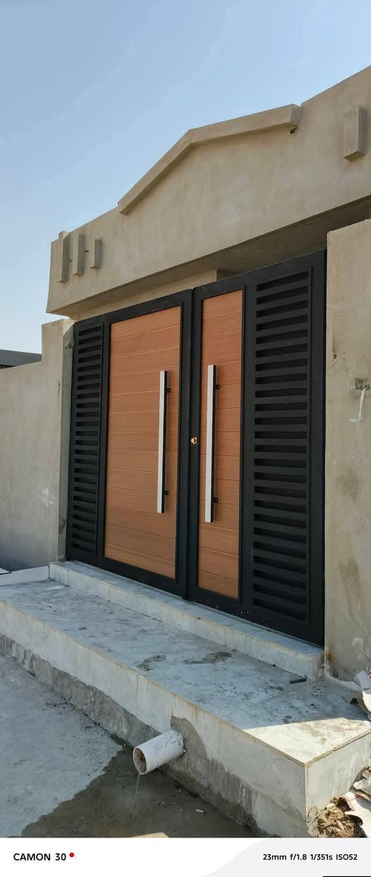 وجبه جديدة من بيبان خارجيات من ديكورات سروك حداد 
اسعار تنافسية او ضمان 5 سنوات 
ملاحظه الباب عندة طلب يجهز حسب قياس بيتك 
***********☎️
