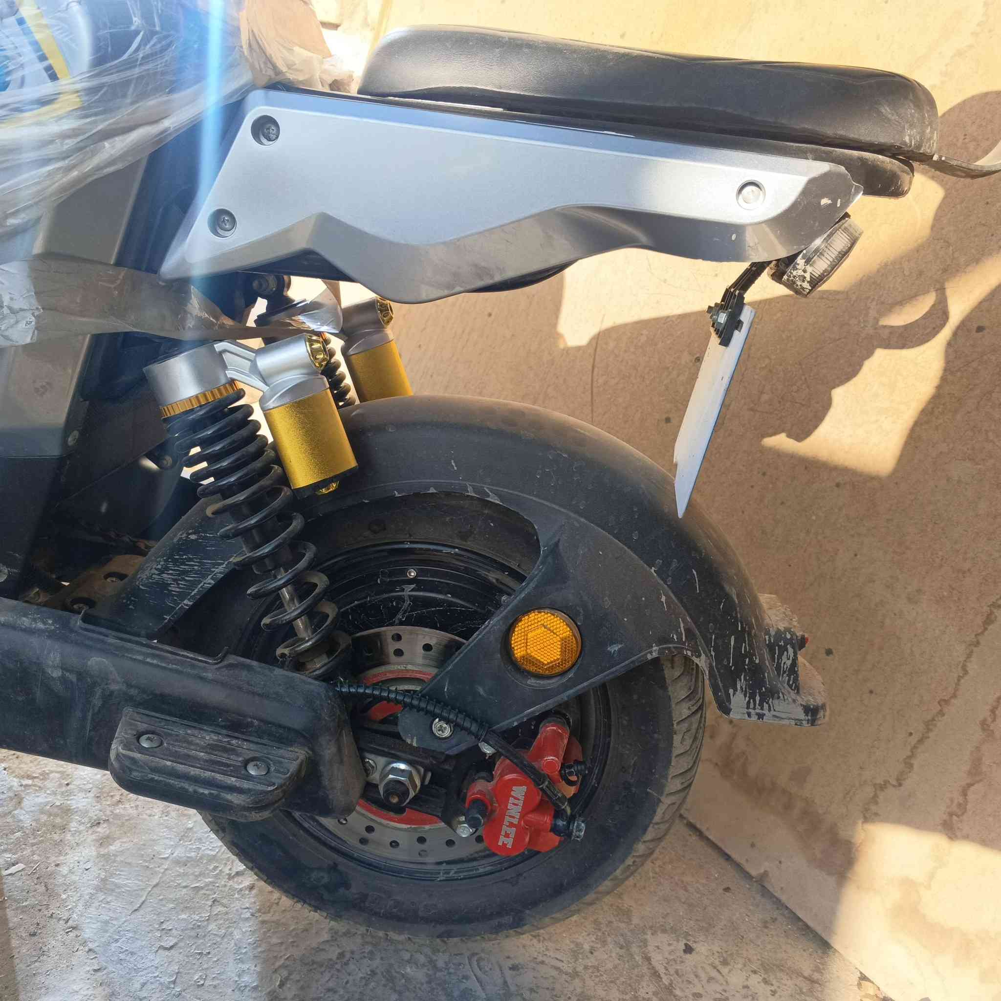 سلام عليكم 
دراجة شحن 
نوع: R9
ملف 1200
تمشيك90كيلو
الدراجة نضيفة
وصارلها شهر من نزلت من الصدرية
مستعجل على بيعتها والسعر عالخاص 
او على الرقم‏‪***********‬‏
