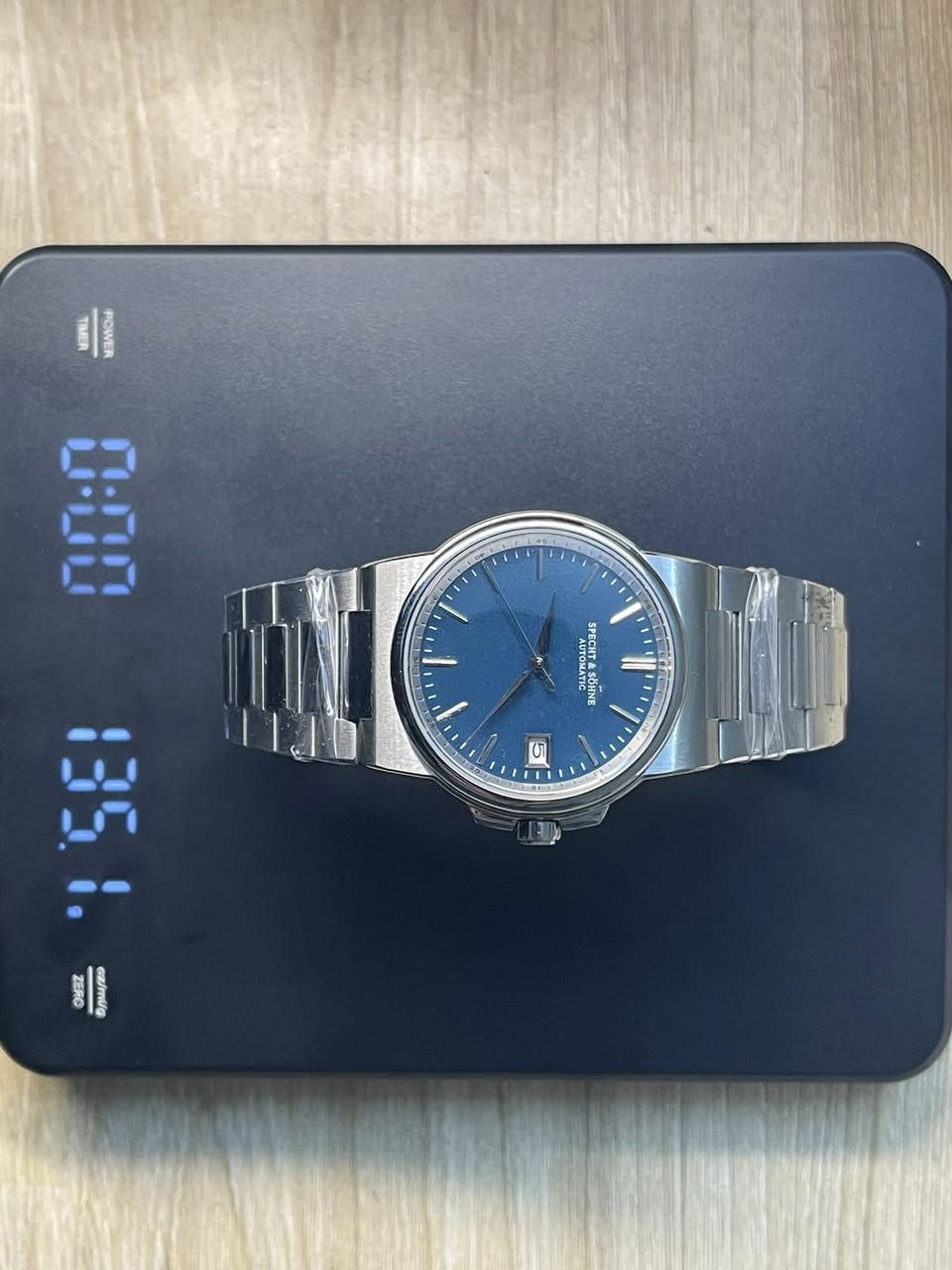 ساعة اصلية لگطة
21حجر
جديده بعدها حته العلامة بيها
اوتوماتيك
يجي وياها كل غراضها 
ساعه كشخة حيل واصلية ووزن ثقيل 
ساعه كلش حلوه لتفوتك
السعررر كلش كلش حلو خاصصصص


**إذا كنت صاحب هذا الإعلان وتريد حذفه لأي سبب، رجاءا أرسل رسالة إلى الدعم الفني**