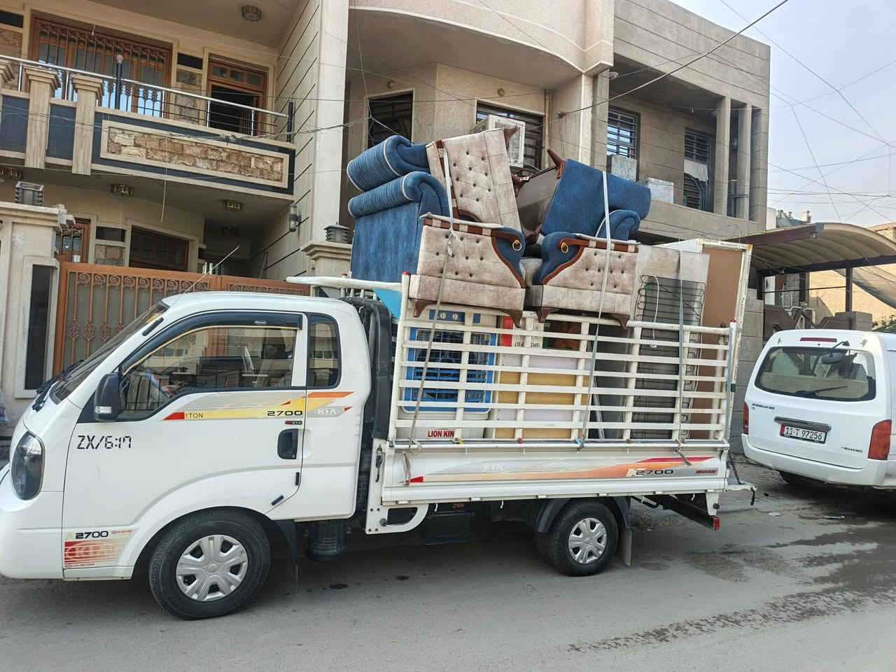 السلام عليكم عنده نقل اثاث منزل يوجد كادر عمل نقل اثاث وتنضيف منزل كلشي عندك جهازين ماعليك بس تصال على رقم وتساب أو رقم تلفون من بابل فقط بكل وكت متواجدين ***********
