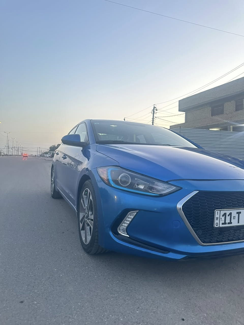 السلام عليكم
النترا 2017 سبورت فئه ايكو وارد امريكي 
حادثها بنيد فقط 
محرك 1600تيربو 
وكير Dctدبل كلج
بصمه 
وبصمه ابواب 
ورادرات جانبيه 
وشاشه 
وتحكم جهتين 
وبعد بيها مواصفات
سعر 118 💲
بيها مجال 
مكان سياره بياع تقاطع درويش
بي واتساب ***********☎️
