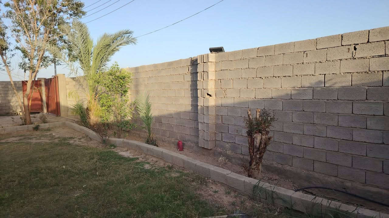 السلام عليكم بيت للبيع مساحته 800 طابوا في الانبار قضاء هيت ناحيه الفرات السعر والتفاصيل على صاحب الدار الرقم ***********
