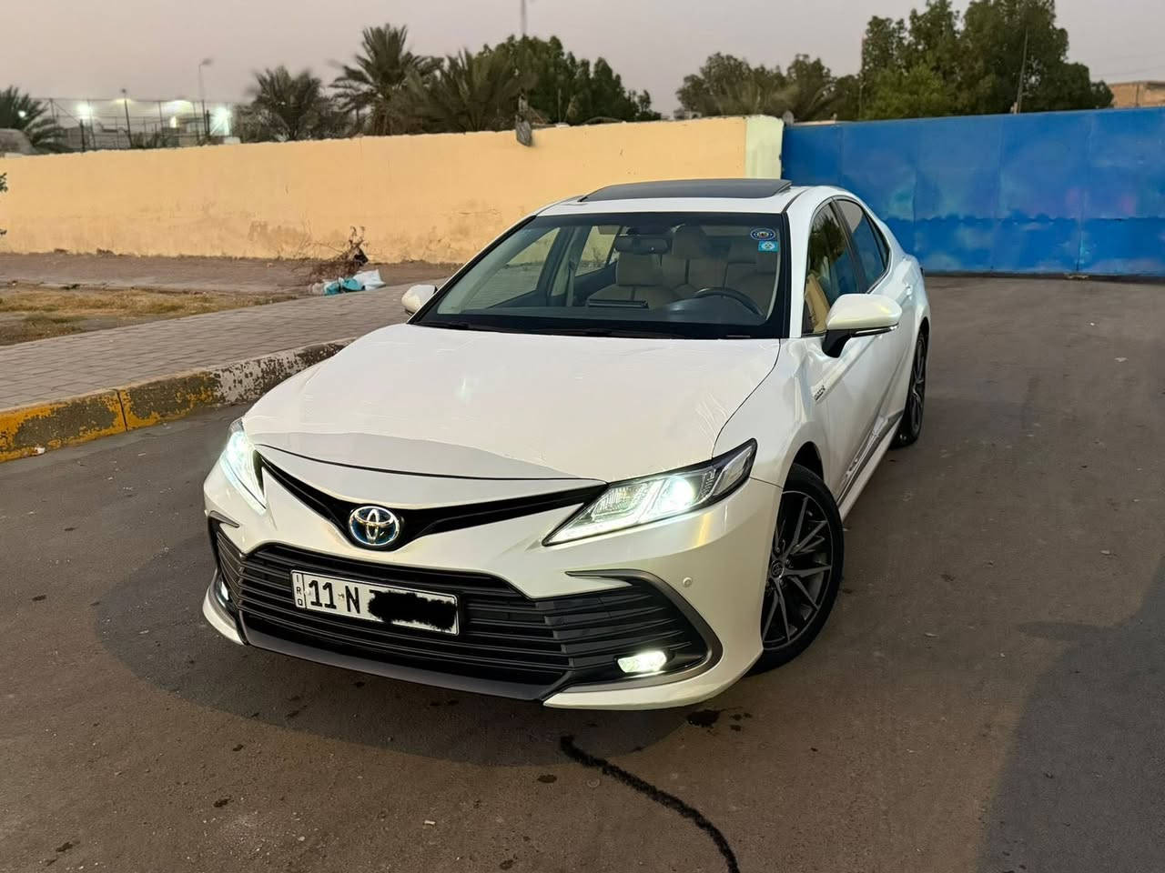 ⸻
للبيع تويوتا كامري 2024
وكالة عبد اللطيف جميل

🔹 الممشى: 39 ألف كم
🔹 السيارة بيدنا من الوكالة – جديدة بمعنى الكلمة
🔹 فل مواصفات
🔹 شاحن وايرلس
🔹 ستارة (بردة) خلفية
🔹 4 أنظمة قيادة
🔹 مقاعد كهرباء
🔹 محرك 2500 سي سي
🔹 تبديل دهن شركة
🔹 داخلة ضمان
🔹 كفالة فتحات وصبغ (ما عدا بارد بسيط)
السعر 235$

📍 الموقع: بغداد – حي البنوك
📞 للتواصل: ***********

⸻
