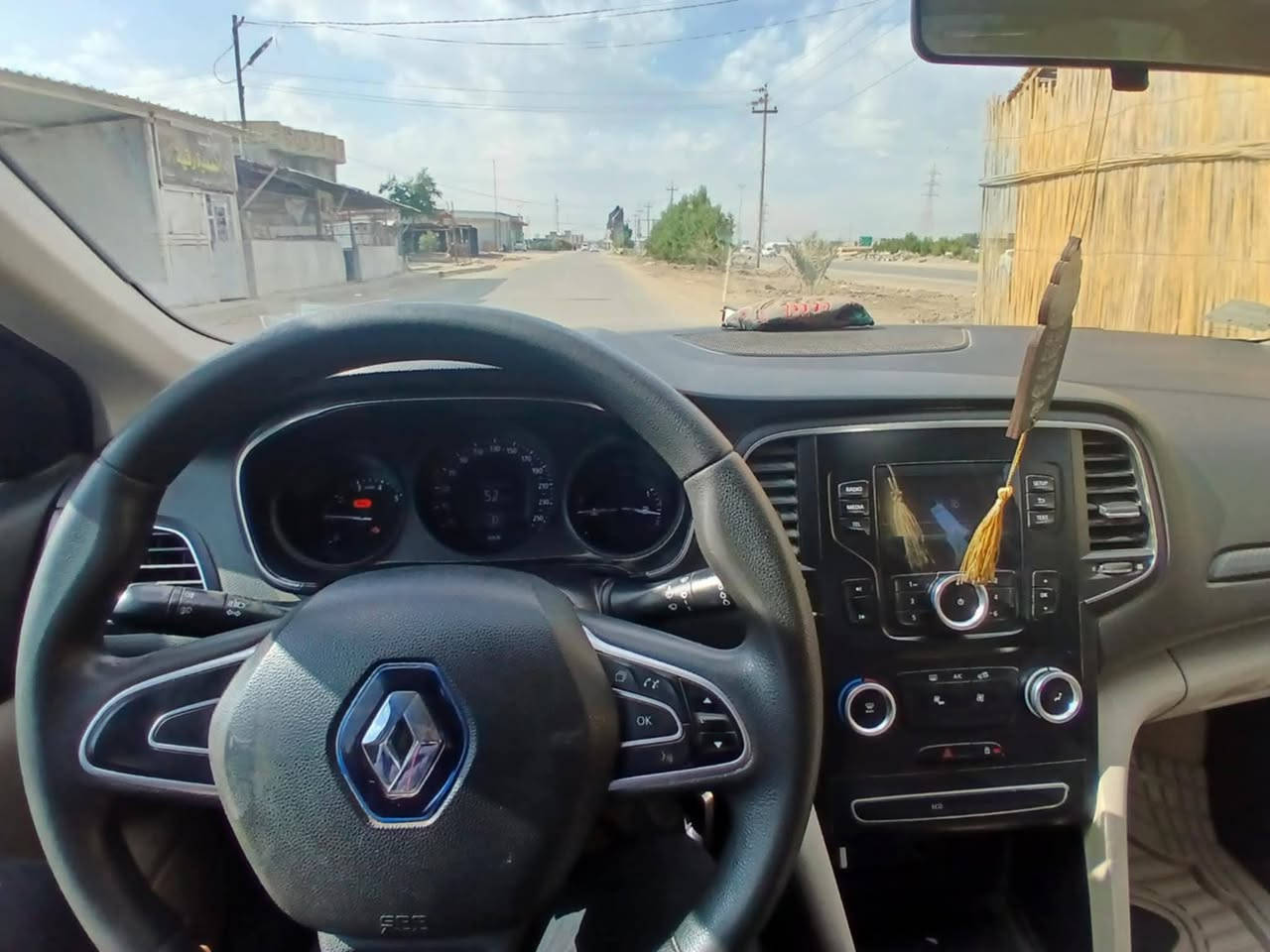 رينو ميكان 19 مكفوله من الصبغ والتبديل بيها بارد كد شبر مكينه ( فقط كير بي خربطه) تبريد ثلج حداديه تخم تاير جاهزه عل اخر سياره حره سنويه هزه جديده رقم بابل  
السعر :80 $
الاتصال ***********
