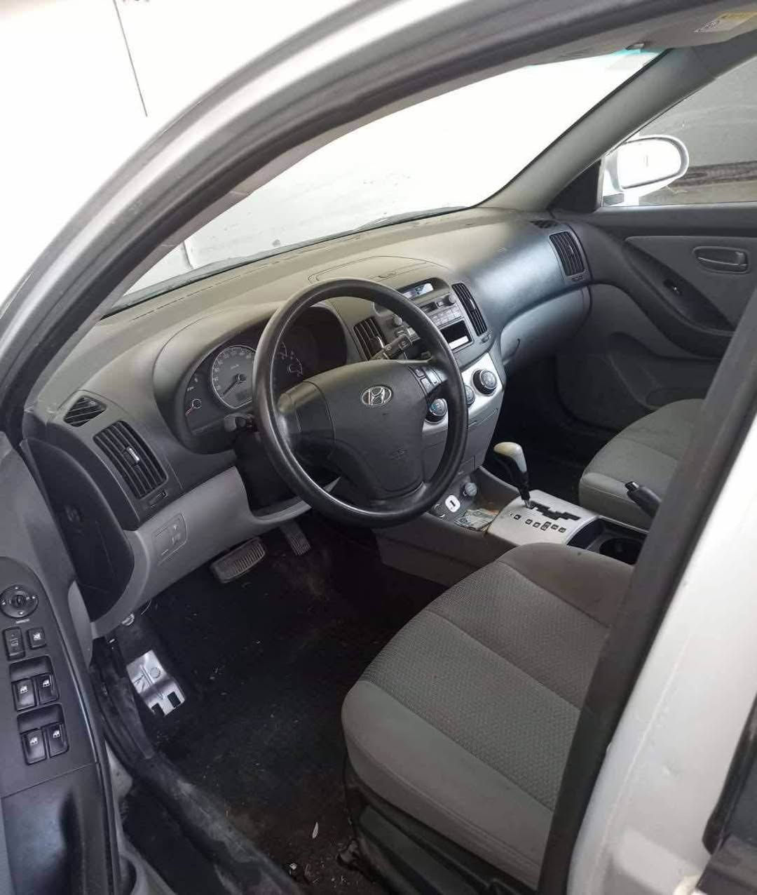 ئەفانتی ٢٠٠٩
بڕاوە 
سارد و گەرمی بە. شەرت 
گێڕ و. مەكینە بە. شەرت
بەردی گزۆز و قەباغ و. هاموو شتی كاملە
ژێری پشت و. پێشی تازە هەمووی گۆڕاوە
ڕۆنی تازە گۆڕاوە 
سەیارەكە كامل جایزە و بەس لێ خوڕینی دەوێ 
٤٨  و معامەلە
*********** أربيل, العراق
