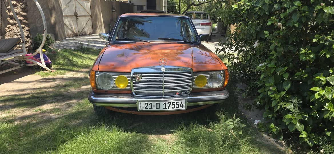للبيع مرسيدس أبو جحيل موديل 1981 
سيارة جاهزة 
 محرك وكير بطة السيارة  فتحة جام كهربائي تبريد شغال  رقم سليمانية باسمي والتحويل مباشر، الهزة جديدة والسيارة مكفولة من النواقص وجاهزة للاستخدام، مكان تواجد السيارة في بغداد منطقة المعامل/السعادة، السعر المطلوب 75 ورقة
 والاستفسار 
الرقم ***********
