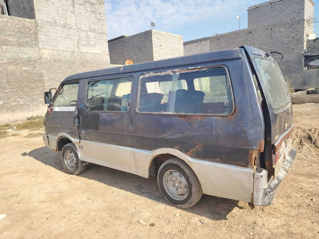 السلام عليكم كيا بستا موديل 94 قير وماكينه زينات سعر 14 ***********
