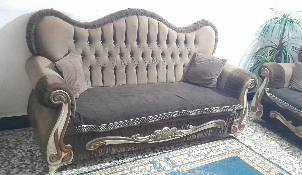 السلام عليكم...
تخم قنفات للبيع، عشر مقاعد نظيف وياه كوشات عدد ٦ ومفرش تخم هديه،  اشتريته ب٩٥٠ و ابيعه ب٥٠٠ وبيه مجال بسيط


**إذا كنت صاحب هذا الإعلان وتريد حذفه لأي سبب، رجاءا أرسل رسالة إلى الدعم الفني**