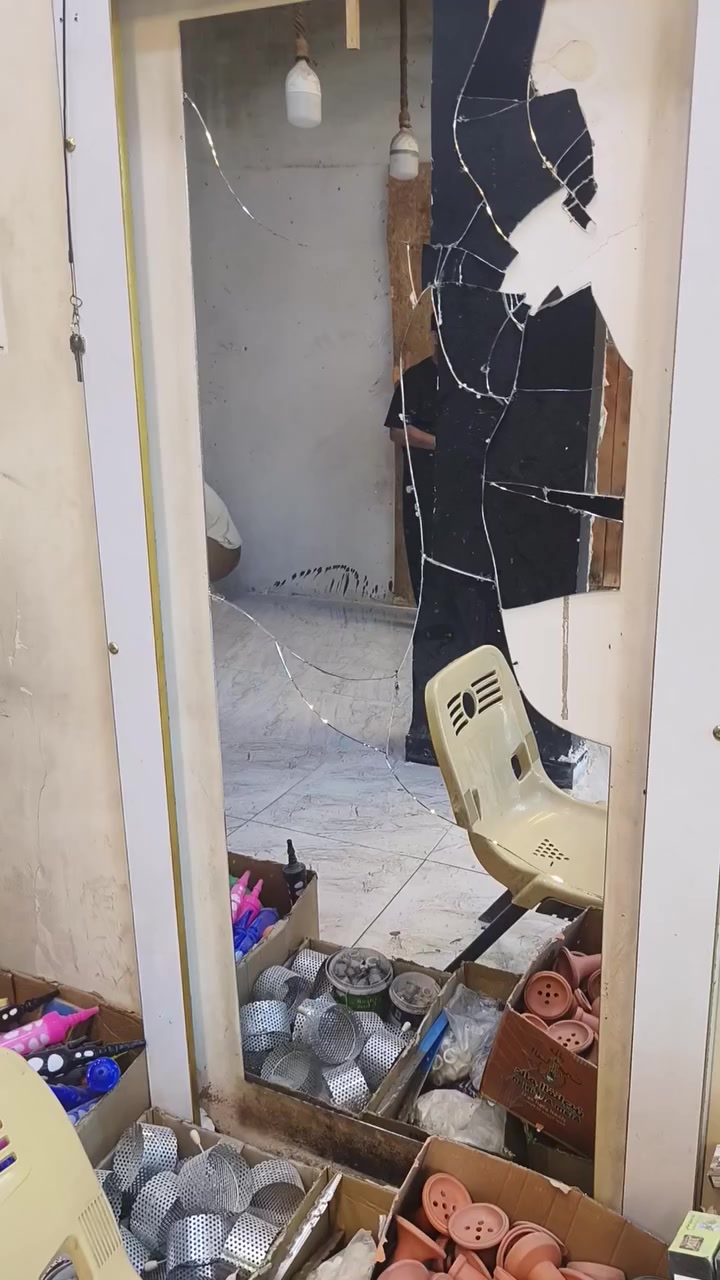 السلام عليكم
غراض البيع يحتوي علا كراسي عدد 2
وميز امرايى عدد 2 يعني سيت واحد
وكودن مجال ما عندي اريد ابيعهن
نضافه كدام عينكم موجودة بل فيديو فقط شويه يحتاجلهن ترتيب بسيط
التواصل علا هاذا رقم ***********
السعر 250 وبيهن مجال بسيط وخادم الكم
العنوان مدينه الصدر ❤️
