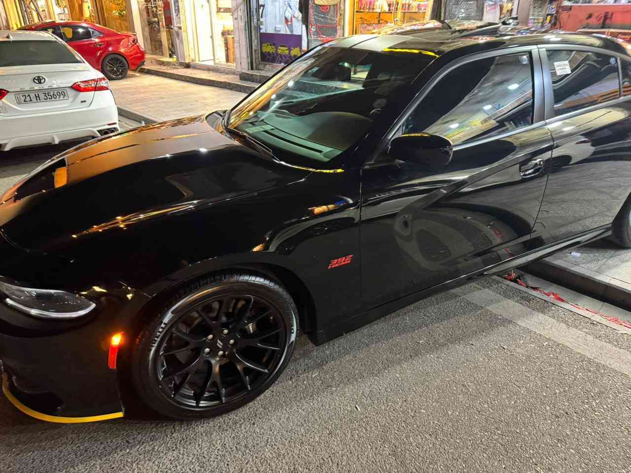 سلام عليكم
الغوالي جارجر سكات باك موديل 2020 
محرك 6400
السياره فول الفول فتحه ورادار جانبي وكشن حار بارد 
وكشن خزن 
وستيرن تدفئه 
وهواي مواصفات 
السياره زيرووو ماشيه بامريكا 15 الف وحاليا 17 الف 
شرط الفحص 
حادثها جاملغ وباب سكن 
الباب مبدل بلادي بدون صبغ
والجاملغ مصبوغ 
بجم كبس كله بلادي حته دعاميه 
السياره كلها ع بلاد بدون اظافات 
مكانها كركوك 
السعرررر. 225 وبي مجال بسيط 
للاستفسار ***********
