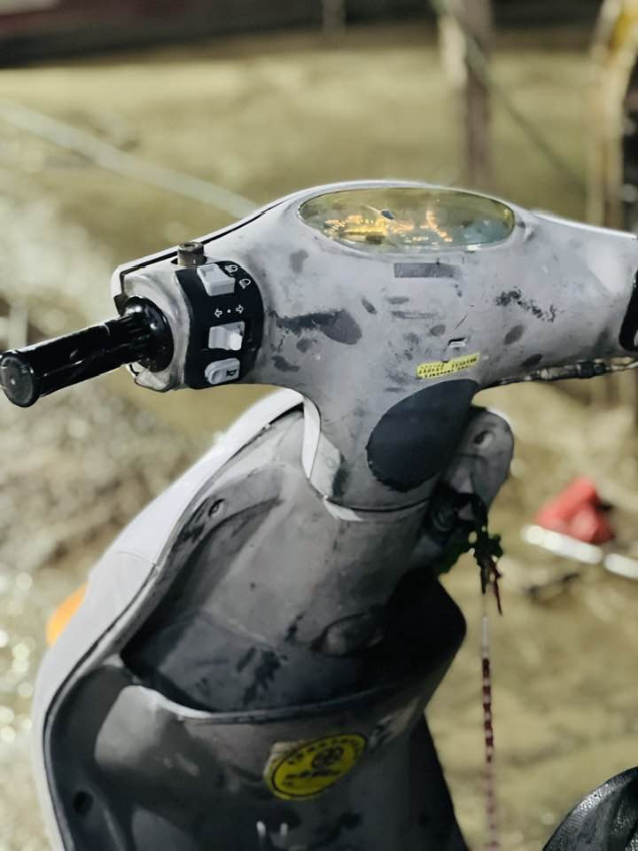 السلام عليكم                                 السعر ((525 )) وبيها مجال بسيط 
((***********)) 
ماكس منغولي موديل 2007     ((مكان الدراجه  حله شارع 80 ))
الدراجه مكفوله من الطول لطول مكينه برغي مامفتوح بيها مكينه بلاد 49 
 زوج تاير جدد  كهربائيات كلها شغاله الدراجه طالعه بشهر 7 يعني تقريبا صارلها 5 اشهر
