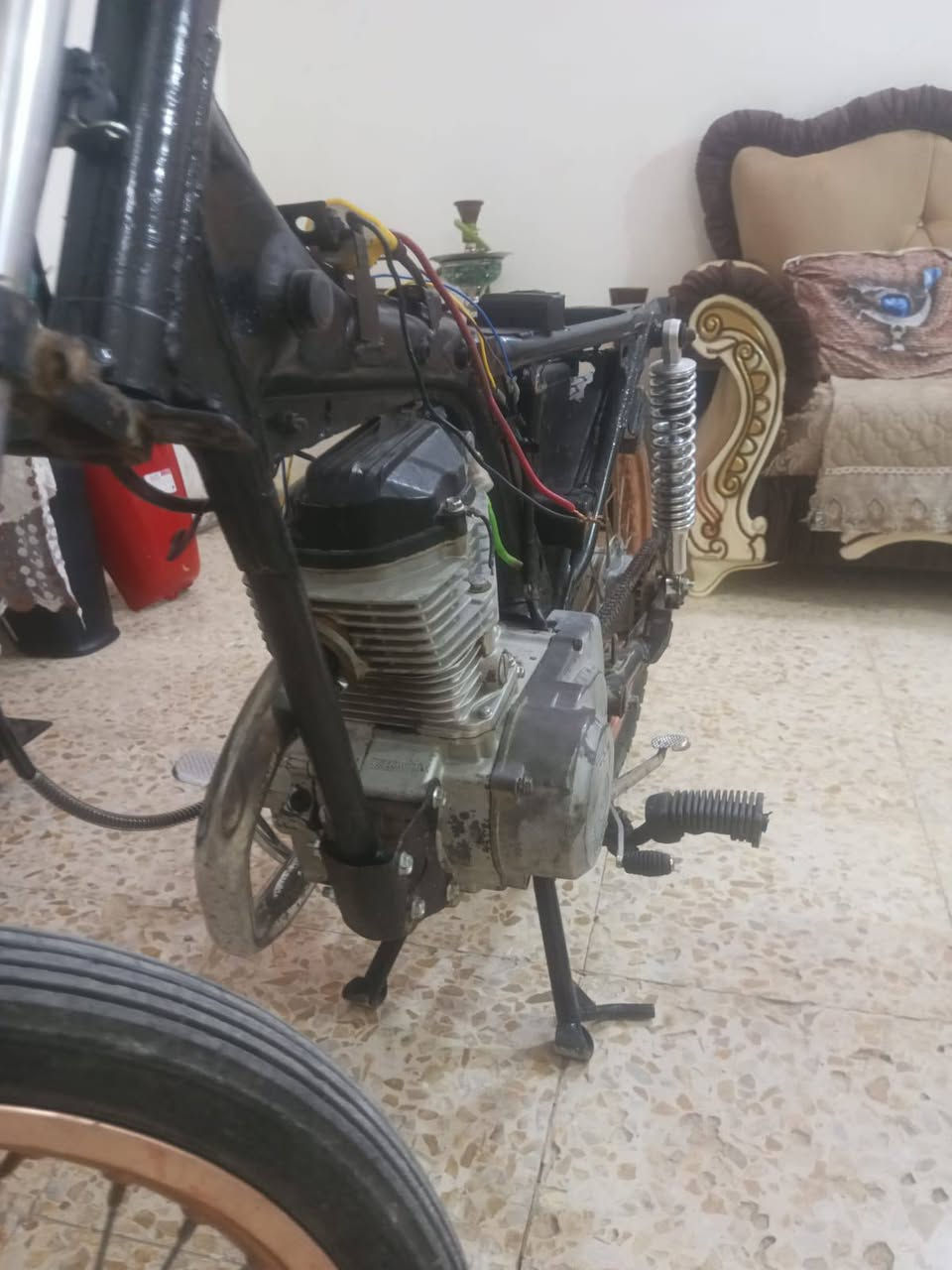 سلام عليكم دراجه  كاطعه نار  وتوايره عوزهن هوه  كفلك مكينه شرط خرسه تانكي جديد دبلات جدد دراجه نص غراضه جداد  مكاني ناصرية مركز سعر 275  قفل قفل ***********
