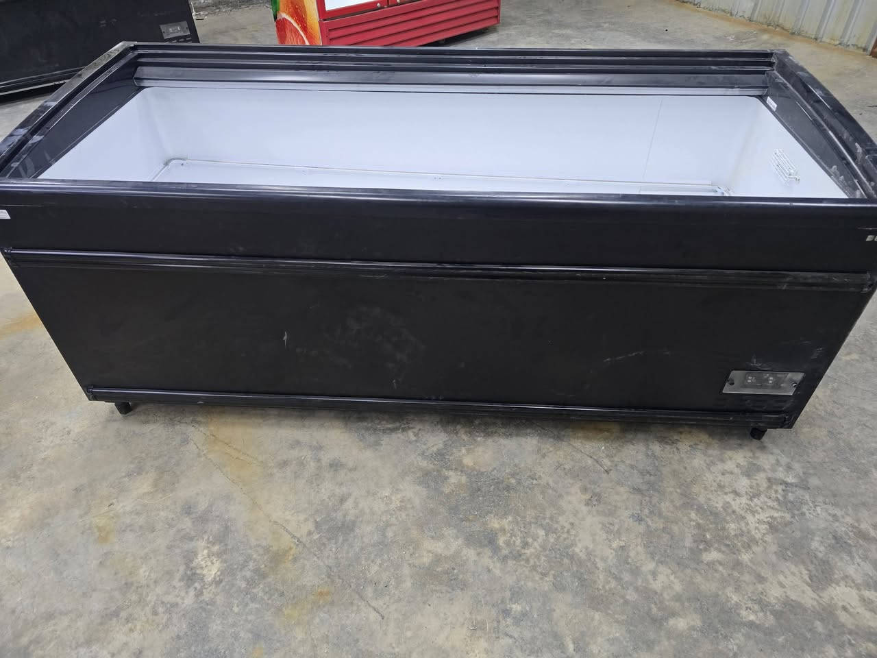 وصلت وجبه مجمداد الطول مترين ١٠ مكاني بغداد العبيدي ابشرط ضمان تركي اصلي مستعملات ١٠ تيام فقط عدد ٦ قطع  *********** الشراي يتصل
