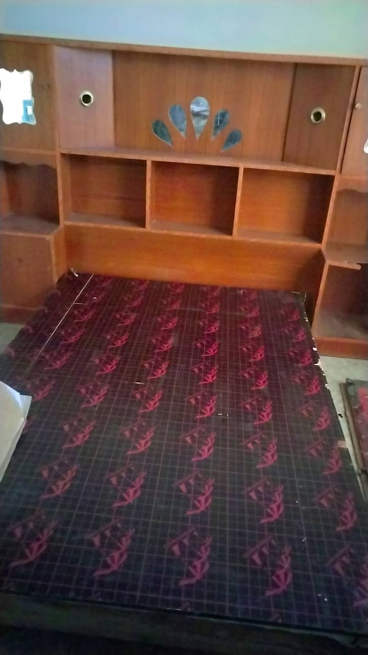 @الجميع.دولاب حديد +جربايه نفرين خشب مع ديكور
السعر دولاب 75

السعر جربايه 50

بيهن مجال
 
تصال او واتساب ***********
