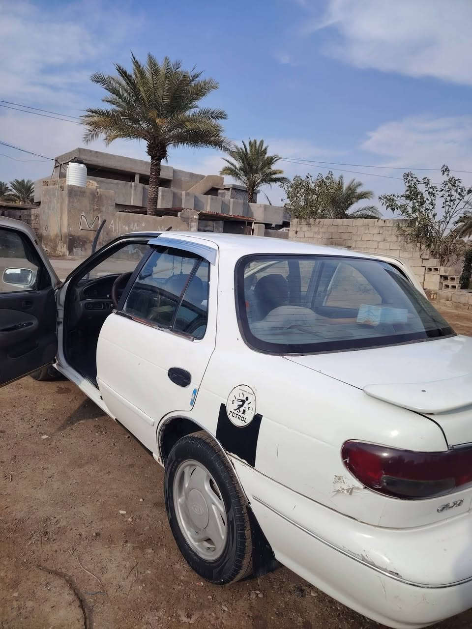 السلام عليكم سياره سيفيا للبيع ٩٥ مشروع وطني السعر ٣٧وبيها محرك كير فول الاستفسار عل م***********
