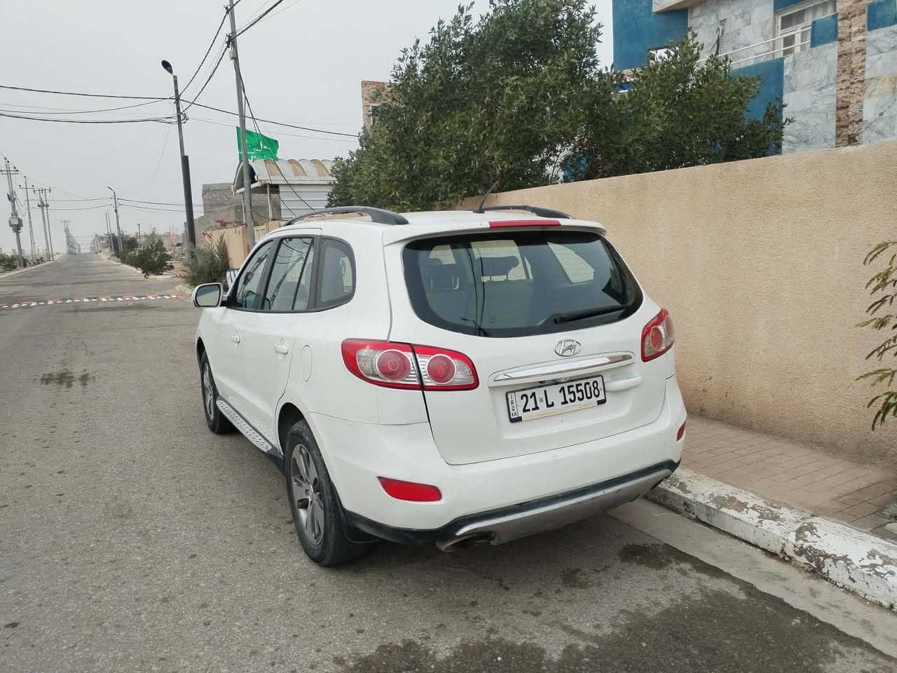 السلام عليكم
سنتافي ٢٠١٢
 ٤ سلندر جاهزه السياره محرك وكير وحداديه
بيها قطع صبغ ابيع عام بيها بابين عكس السايق مبدلهن أثر ضربه
تدفئه تبريد ثلاجه فتحه بالقماره السياره بأسمي تريد مداور تريد وكاله رقمها شمالي سليمانيه
ابيع ١٢٥ او مراوس چانچان ٧ راكب نظيفه
*********** للتواصل
وبي واتساب ايضا
