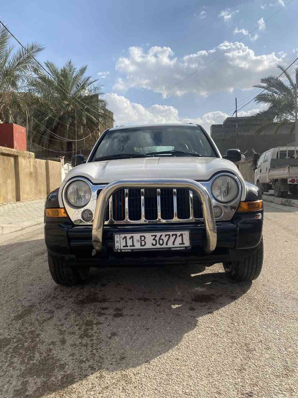 جيب ليبرتي 2007  فول موصفات 1/1فتحه سقف وشاشه اعطال مكينه 3.700وكير كفاله سياره جاهزه من كل النواحي تبريد ثلج تدفئه شغاله كهربائيات كلها على بلاد مابيها لا جطل ولا تيب سياره ماشيه 208 الف حقيقي  سياره مال بيت كامره وشاشه وسستم سماعات حداديه خير من الله ارضيه مدوشمه جلد بيها مكانات صبغ سياره فور ويل 4x4دشبول مابيها كلوبات مشتغله سياره صافيه سنتر لوك شغال جامه خلفيه ع ريمونت وبالعافيه على ياخذها رقم بغداد دولي مابيها اي نقص 
السعر 78 وبيها مجال 
العنوان بغداد الكماليه 
الهاتف ***********
