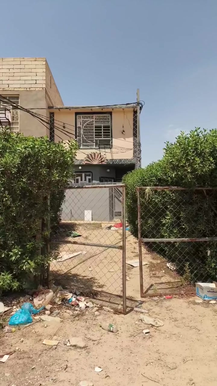 بيت للاِجار ٥٠ متر ب النداء بصف منطقة الحشد قريب الشارع الكفيل بي غرفه فوك و صاله و مطبخ و استقبال و صحيات جوه سعر الاجار ١٧٥ قفل وهذا رقمي *********** والله يرزق الجميع ان شاء الله
