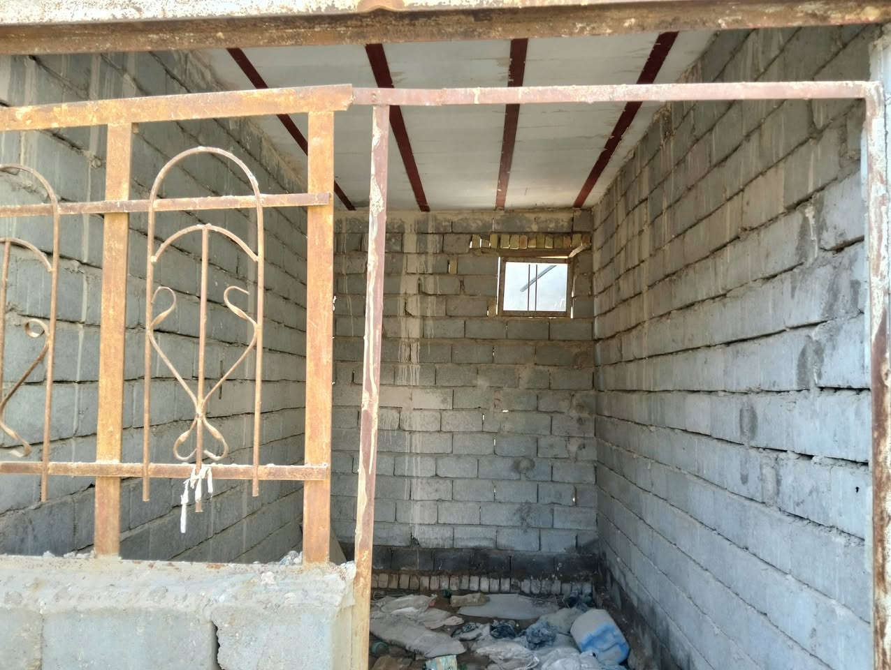 للبيع 
المساحه 110 متر 
زراعي مشمول بالتطويب ضمن قرار 320 
زراعي ميسان خلف مجمع جوهرت العرب 
طريق الزوار عمود 39لاستفسا ***********
السعر مناسب
