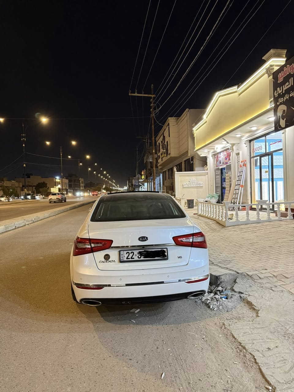 كيا كادنزا 2014 خليجي فول الفول مواصفات ال VIP السيارة ماشية 170الف  رقم اربيل ب اسمي تحويل ثاني  
السياره بيها طخه بالجاملغ الخلفي جهة الصدر بدون دواخل  السعر 155 وبيها مجال بسيط 
رقمي ***********

