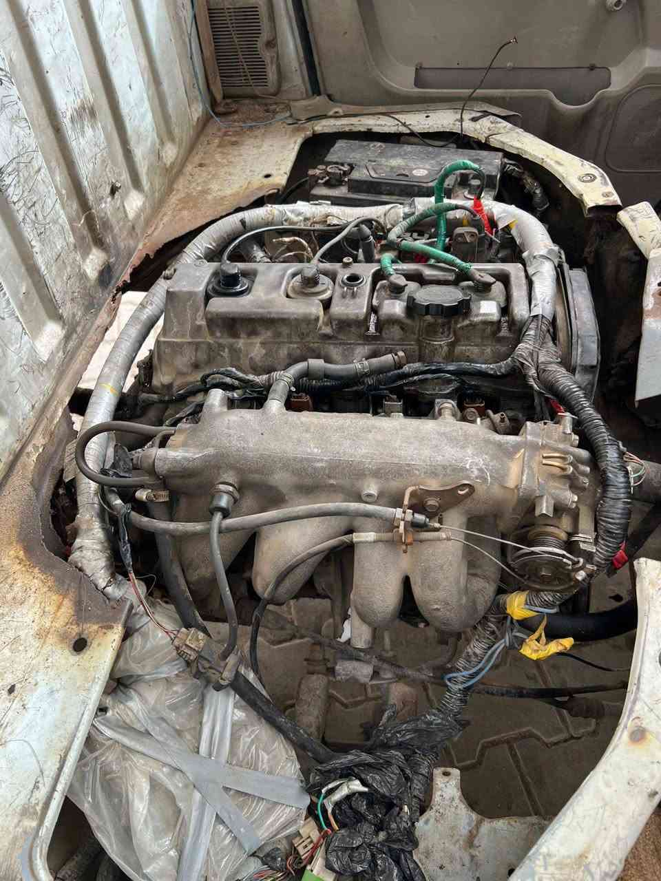 السلام عليكم سياره جيلي حمل 2013 رقم بغداد راعيهه موجود بلبصره السياره بس يرادلهه كهربائيات والكيس مالتهه انشك وطاح الدهن مالتهه محرك توه مشدود بيهه محرك 2 ونص محوره الياره كير اوتماتيك ناعم وتخم تاير جديد سياره مال شغل الله شاهد مكان السياره البصره ***********سعرها15ورقه
