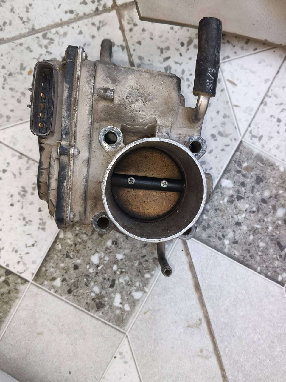 اغراض كامري للبيع شرط الشغل ***********
مازده طاكه بيها قاعده ترهم من ٧ الى ١٠ سعر ٢٥

جك ياباني اصلي ١٥ الف

جك صغير  ١٠الف

دكشن بارد ١٥ الف

مجاول زوج ١٥ الف

شباك امامي ٢٥ الف جديد ما مستخدم

جويتر ٢٥ الف

بردات ١٥ الف جديد

درايم شفت قصير ٢٥ الف

علامه ١٠ الف

غلاف باب من ٧ الى ١٠ اربع قطع ٢٠ الف 

كلوبات على الرقم الخلفي تك ٥ الف

يده باب بيها كسر بسيط وحده جديده زوج ١٠ الف

دجه مكينه ١٠ الف اصليه الصغيره
بطانه باب بلاستيك تخم ٤   ٢٠ الف
