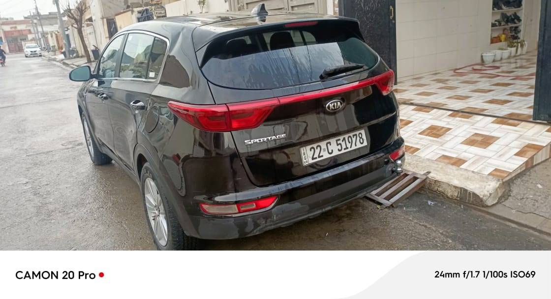 کیا سپۆرتاج 2017 ئەمریکی  پشت و پێش کەپس دو دەرگا  لای سایەق لەگەڵ سندوق بە س پەمپە لەگەل چاملغی سایەق مەکینەی gdi دەبل اکسلە سێ مۆدی لێخوریی هەیە 87هەزار مایل رۆیشتیە سەنەوی بسەر چوە تەبرید مەرکەزیە (***********) رەقەم شانسیم دانایە أربيل, العراق
