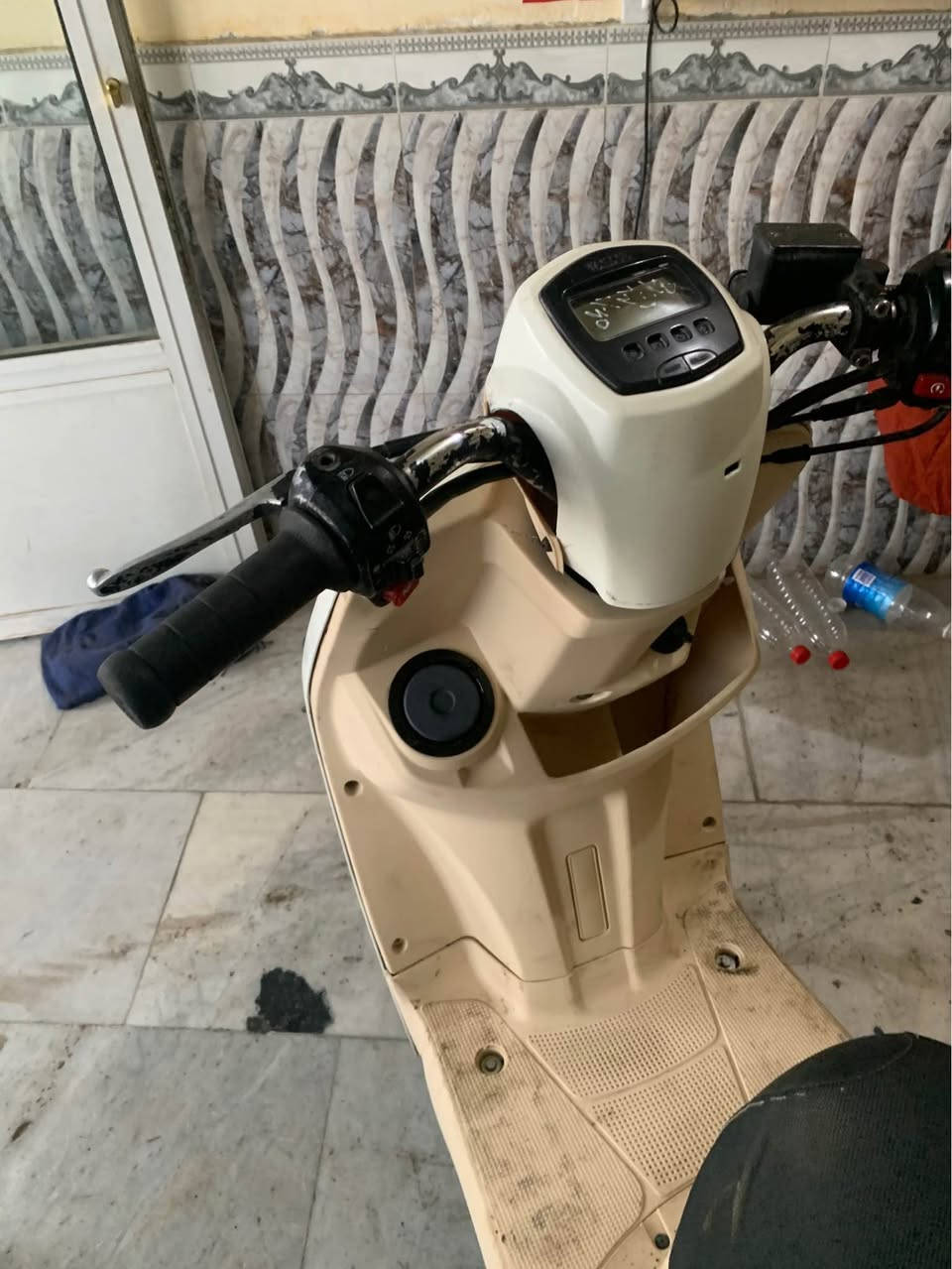 دراجه بوليس نوزل حاويه 
سعر ٩٠٠ وبيها مجال قليل مكان ناصريه 
صالحيه شارع القائد ناصرية, ذي قار


**إذا كنت صاحب هذا الإعلان وتريد حذفه لأي سبب، رجاءا أرسل رسالة إلى الدعم الفني**