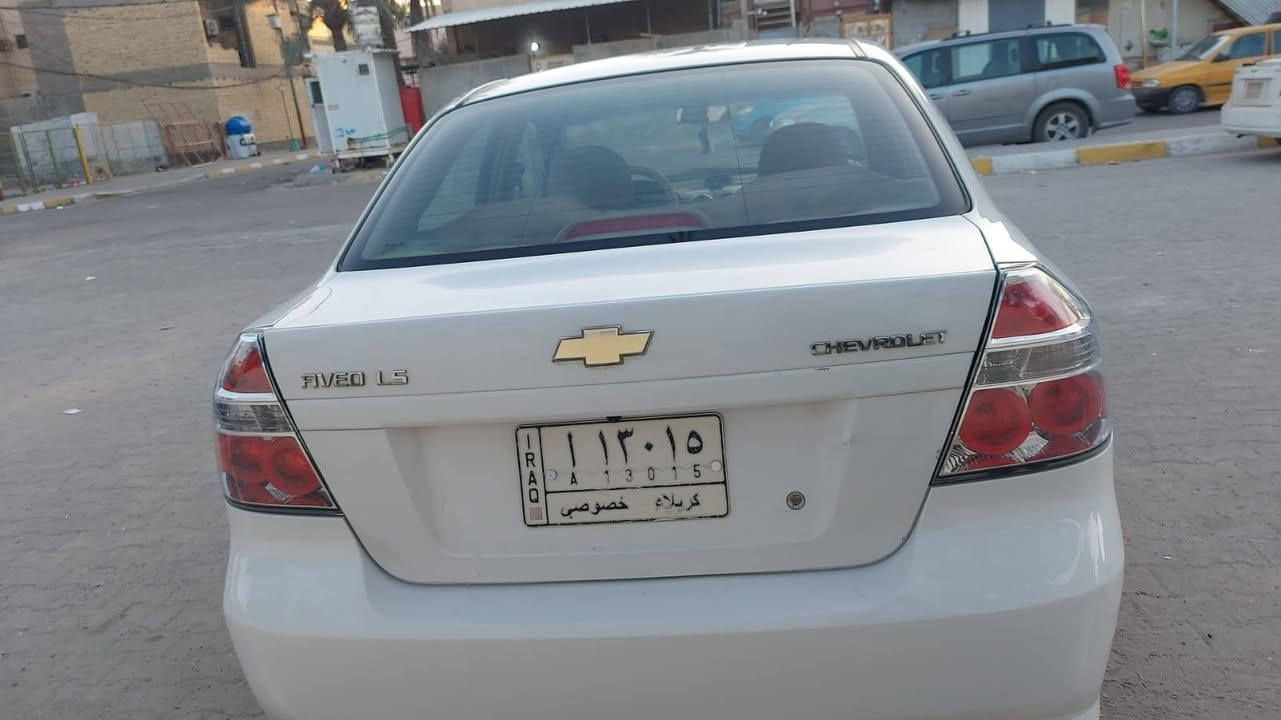 افيو موديل 2011 
ماخذها من الوكالة ماشية ١٢٨الف ومكفولة مكينة وكير 
سيارة نظيفة وتبريدها شغال وحتى ضرباتها خفيفة
بالاضافة الى شاشة وكامرا 
مكانها كربلاء 
سعرها ١٢ مليون
للاستفسار على الماسنجر او على هذا الرقم
***********
