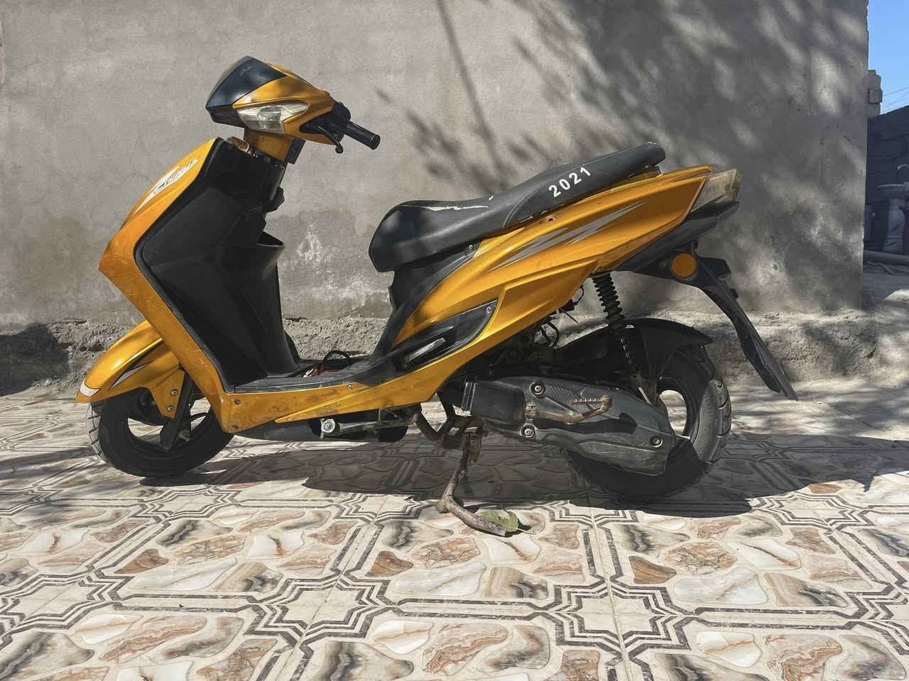 سكنس ٢٠٢١ للبيع بسعر ٣٠٠وبي مجال  الي ايريد يتواصل  هاذا رقمي ***********
