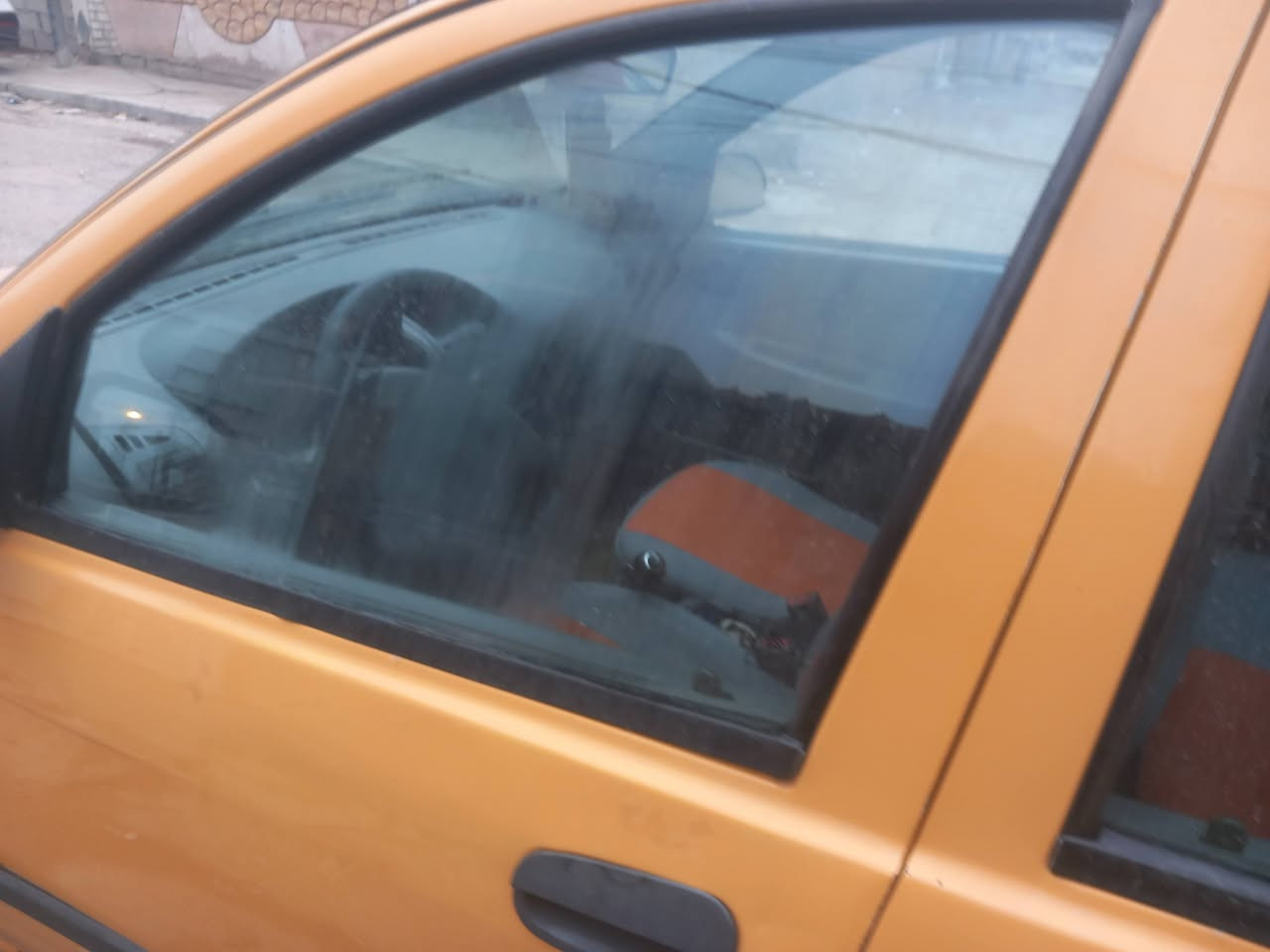 سلام عليكم طيبه موديل ١٥ بيها بنيد مبدل وصبغ جاملغ الباقي جاهز مكينه كهربائيات شغاله صدر امامي وخلفي تخم تايرات دواخل نضيفه مصفره هيه وغرامات سنويه جديده السعر ٣٥ وبيها مجال بسيط رقم الهاتف ***********مكاتبه مروريه
