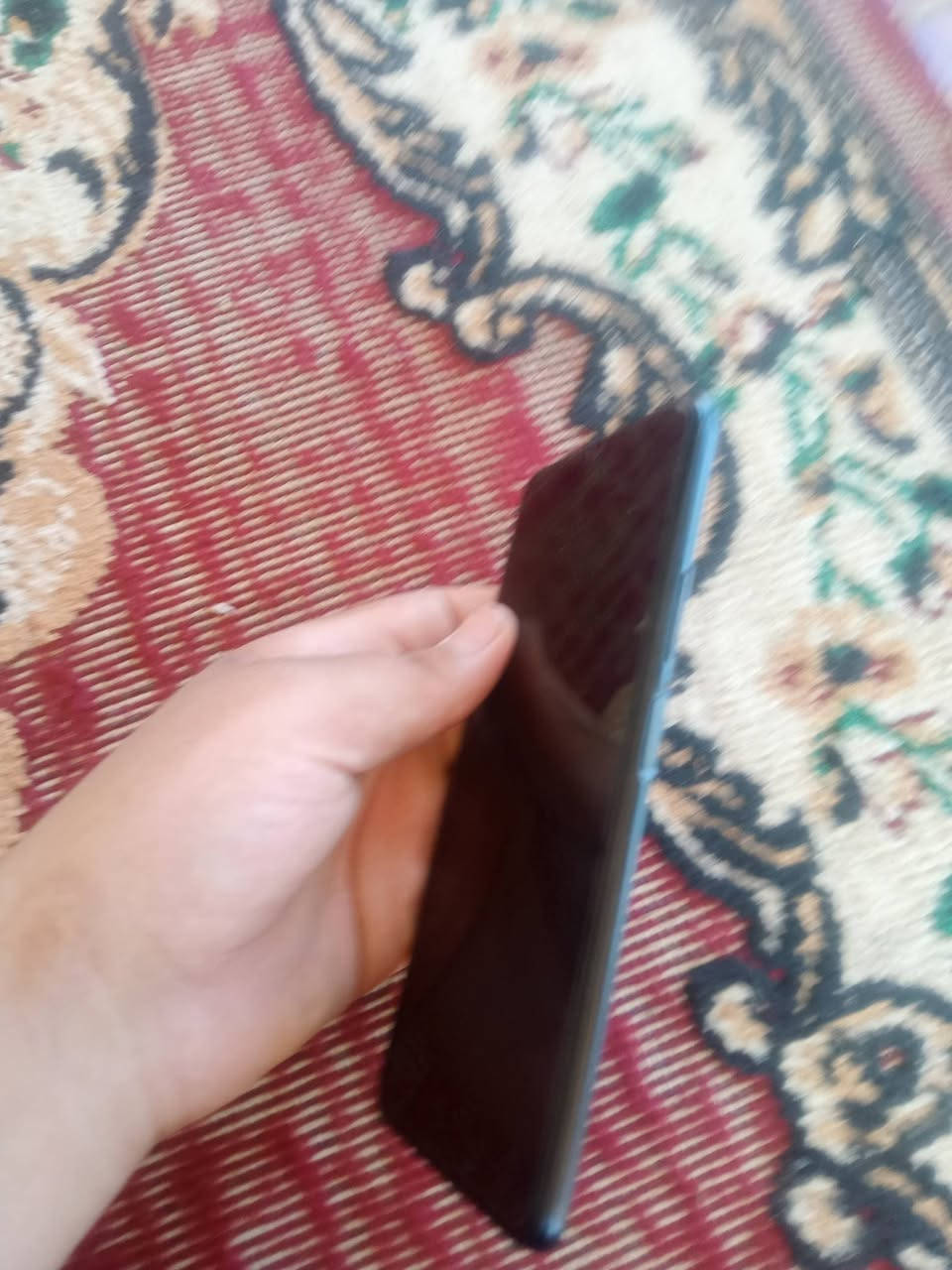 سلام عليكم جهاز للبيع هونر x7 جهاز نضيف مامفتوح ما طاب تصليح اذكره 128 مكان ديالى قرب ركه حجي سهيل رقم الهاتف  ***********
