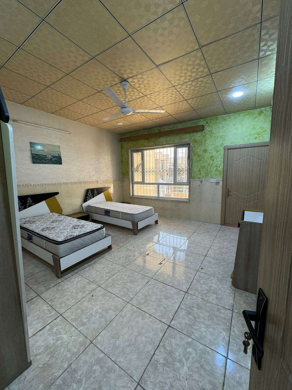 سعر :- ٩ دفاتر  بها مجال 
منزل مقابل حديقة 🪴🪴￼ للبيع في حي  #هفالان  ‏(مركز المدينة  اربيل) 
 خانوو بەرامبەر سەوزای 🪴🪴  بۆ فرۆشتن لەگەرەکی  #هەڤاڵان   
مساحة:- 100متر
  يتكون من :-
 مطبخ 
هول
 صحيات 
3 غرف نوم
البيت #طابو يسجل بأسم اي شخص يحمل الجنسية العراقية 
‏📍موقع البيت:-هفالان قريب عل سايدين منارة ￼ ￼ 
  —————————————
‏ للاستفسار 
كورك ***********📞
اسيا ***********📞
—————————————
📍موقع عقارات جميل:- اربيل هفالان خلف مطعم باب الحارة 
 https://maps.google.com/?q=36.194012,44.049461
—————————————
