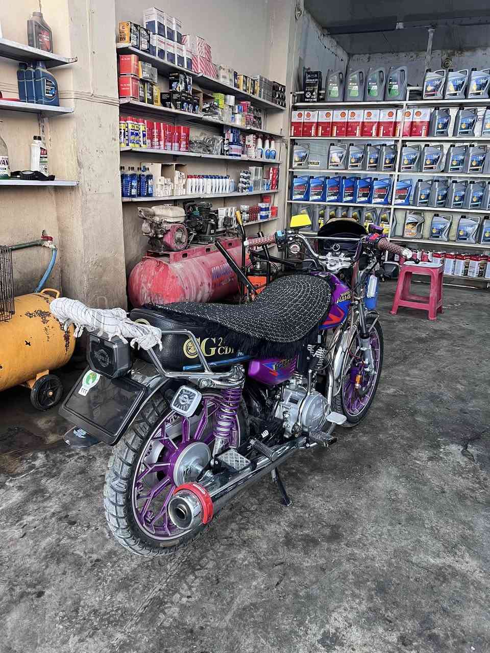 سلام عليكم دراجه نامي برو هونزده موديل25 مكينه200  ويا ورقه معرض شلعه ومعدل فول مابي اي نقص سعر عل خاص


**إذا كنت صاحب هذا الإعلان وتريد حذفه لأي سبب، رجاءا أرسل رسالة إلى الدعم الفني**