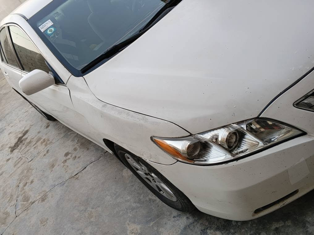 تيوتا كامري وارد امريكي 
محرك وگير جدد وارد ياباني
سيارة جاهزة لون ابيض
ضررها جاملغ خلفي 
السعر 85رقم الهاتف *********** متواجد واتساب واتصال
غرفة السيارة حيل نظيفة
ابيعها حزام صبغ الفلوجة, الأنبار
